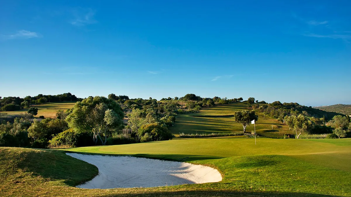 Parcours de golf en pleine nature